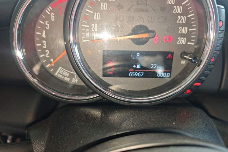 Used MINI 2016 1.2T ONE Pioneer Edition Odometer Close Up