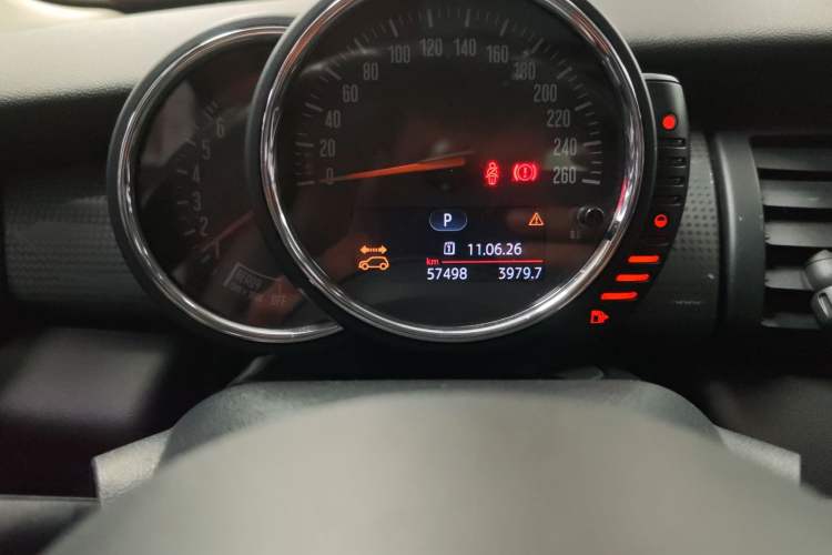 Used MINI 2016 1.5T COOPER Odometer Close Up