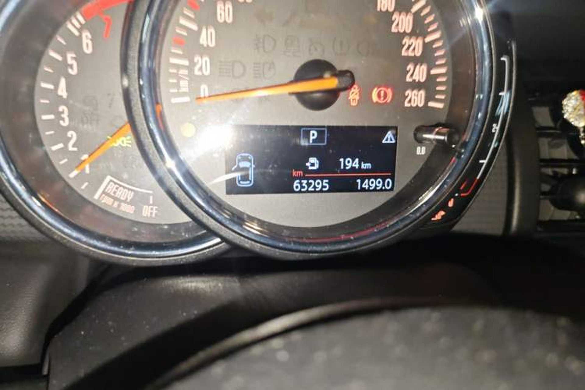 Used MINI 2016 1.5T COOPER Five-Door Edition Odometer Close Up