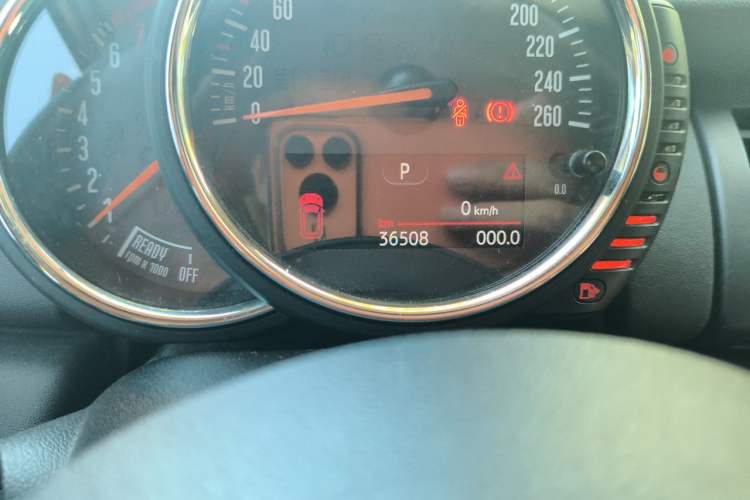 Used MINI 2016 1.2T ONE Pioneer Edition Five-Door Version Odometer Close Up