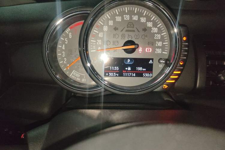 Used MINI 2016 1.2T ONE Pioneer Edition Five-Door Version Odometer Close Up