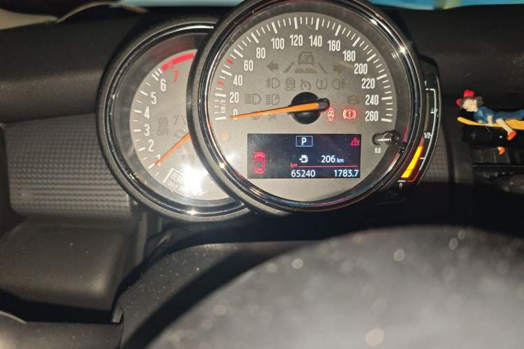 Used MINI 2016 1.5T COOPER Odometer Close Up