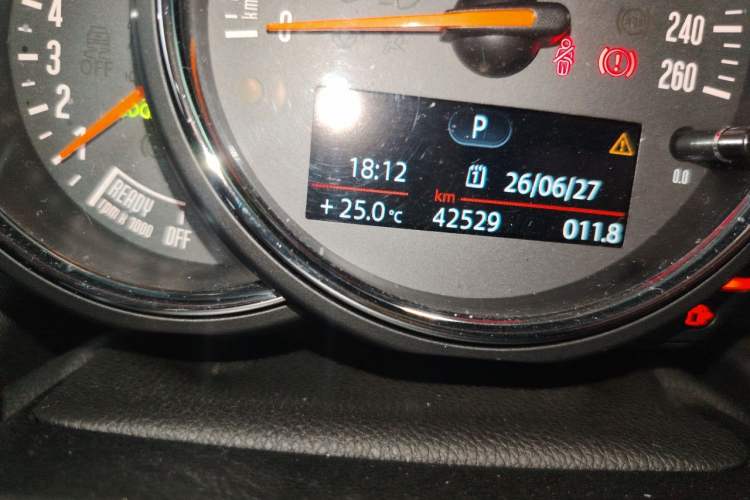 Used MINI 2016 1.5T COOPER Odometer Close Up