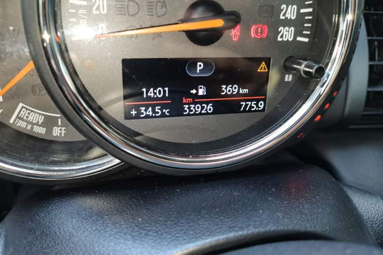 Used MINI 2016 1.2T ONE Pioneer Edition Five-Door Version Odometer Close Up
