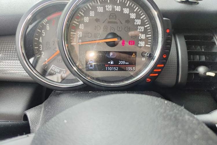 Used MINI 2016 1.5T COOPER Odometer Close Up