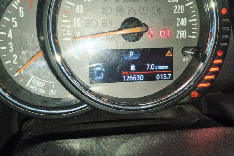 Used MINI 2016 1.2T ONE Pioneer Edition Five-Door Version Odometer Close Up