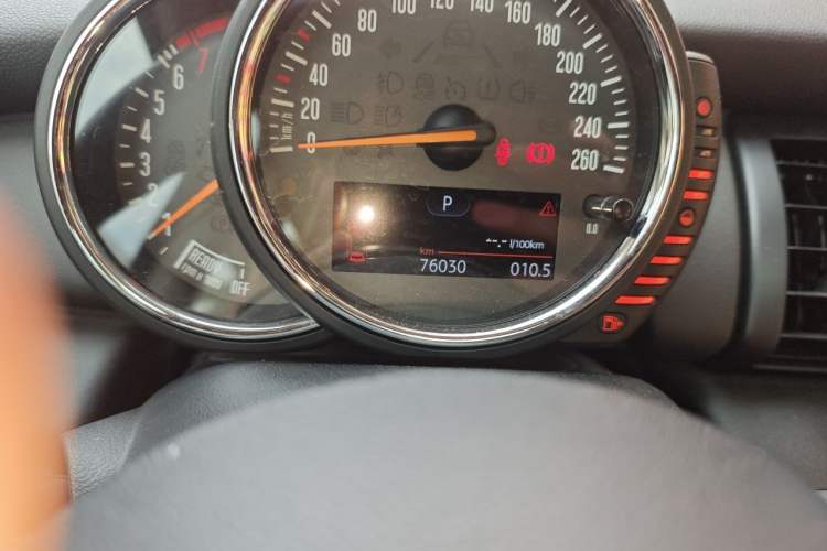 Used MINI 2016 1.2T ONE Pioneer Edition Odometer Close Up