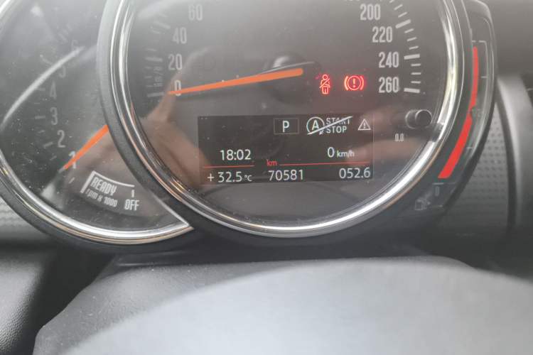 Used MINI 2016 1.5T COOPER Odometer Close Up