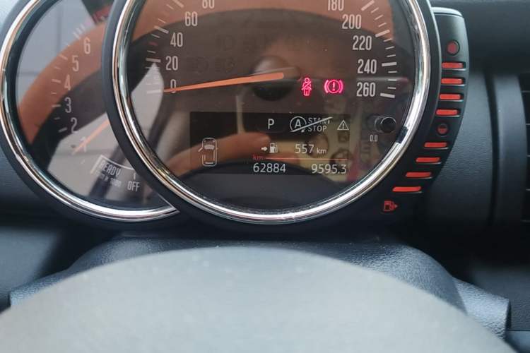 Used MINI 2016 1.2T ONE Pioneer Edition Odometer Close Up