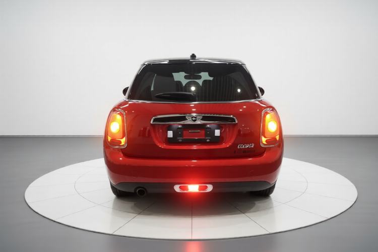Used MINI 2016 1.5T COOPER Five-Door Edition Rear