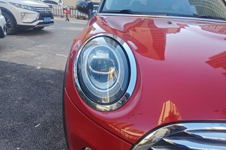 Used MINI 2016 1.5T COOPER Five-Door Edition Right Front Headlight