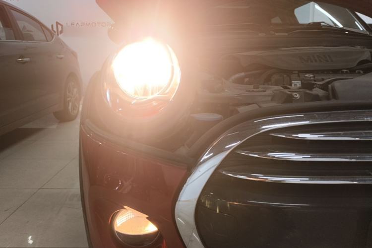 Used MINI 2016 1.5T COOPER Five-Door Edition Right Front Headlight