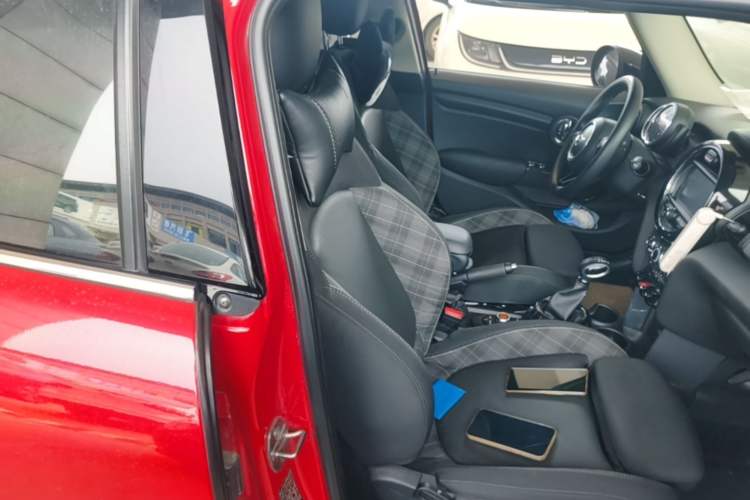 Used MINI 2016 1.5T COOPER Five-Door Edition Right Front Seat