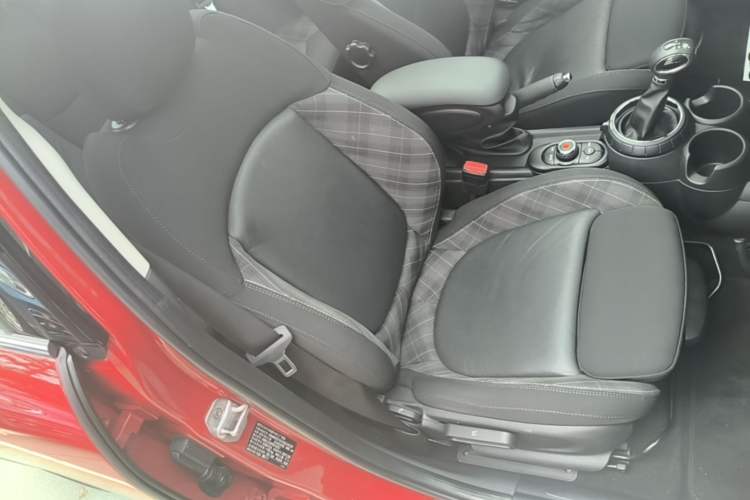 Used MINI 2016 1.5T COOPER Five-Door Edition Right Front Seat