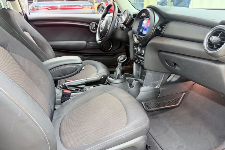 Used MINI 2016 1.2T ONE Pioneer Edition Right Front Seat