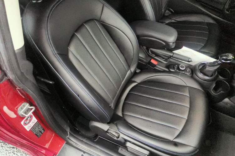 Used MINI 2016 1.2T ONE Pioneer Edition Right Front Seat