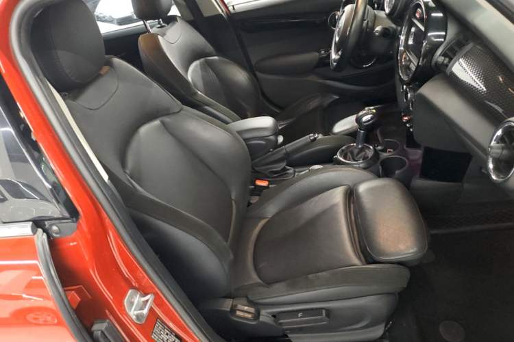 Used MINI 2016 2.0T COOPER S Pioneer Edition Five-Door Model Right Front Seat