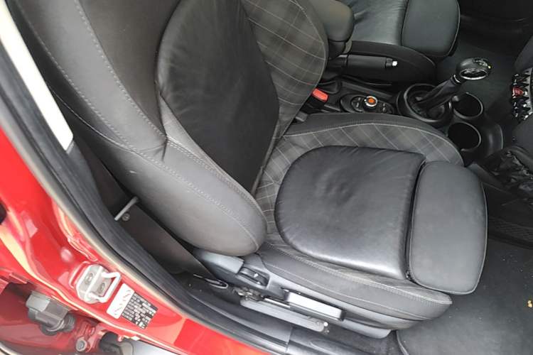 Used MINI 2016 1.5T COOPER Five-Door Edition Right Front Seat