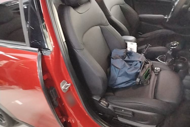 Used MINI 2016 1.5T COOPER Five-Door Edition Right Front Seat
