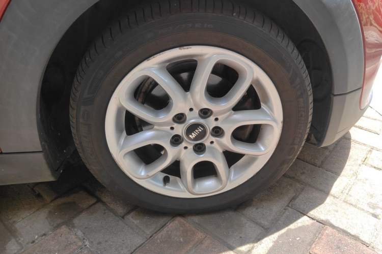Used MINI 2016 1.2T ONE Pioneer Edition Right Front Wheel Hub