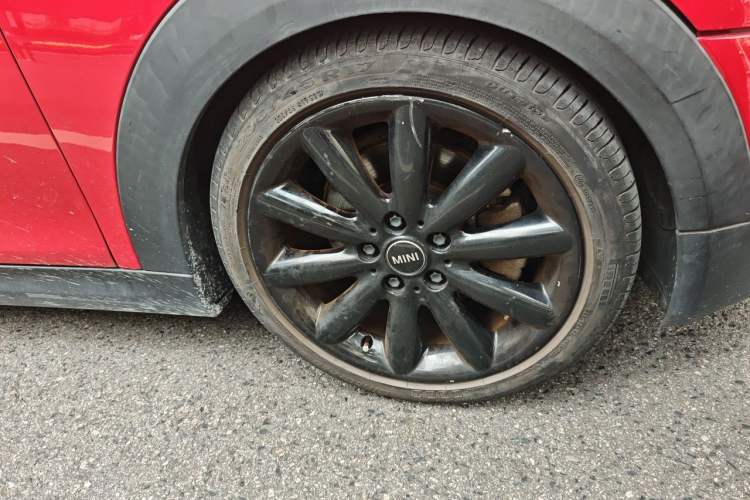 Used MINI 2016 2.0T COOPER S Pioneer Edition Right Front Wheel Hub