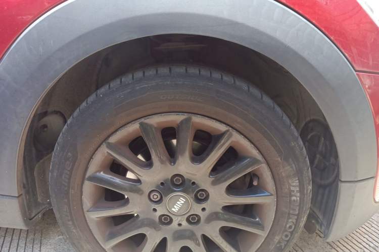 Used MINI 2016 1.5T COOPER Five-Door Edition Right Front Wheel Hub