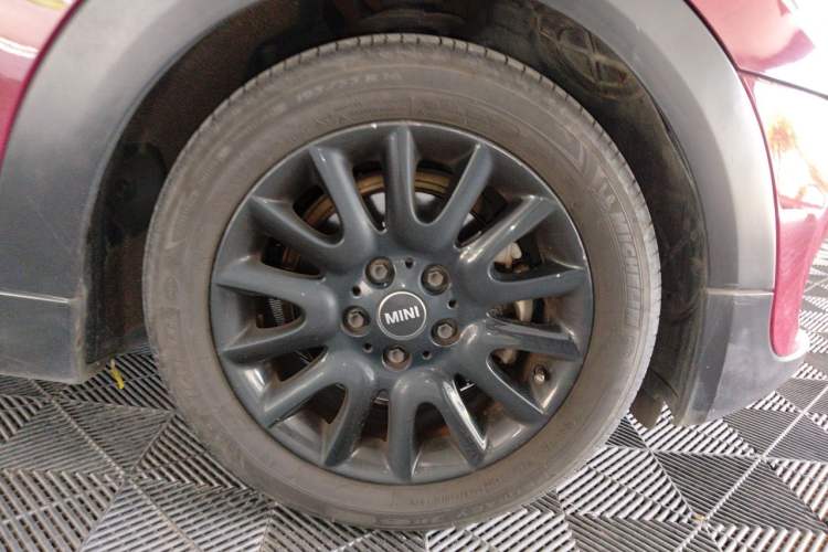 Used MINI 2016 1.2T ONE Pioneer Edition Right Front Wheel Hub