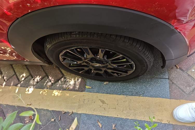 Used MINI 2016 1.5T COOPER Five-Door Edition Right Front Wheel Hub