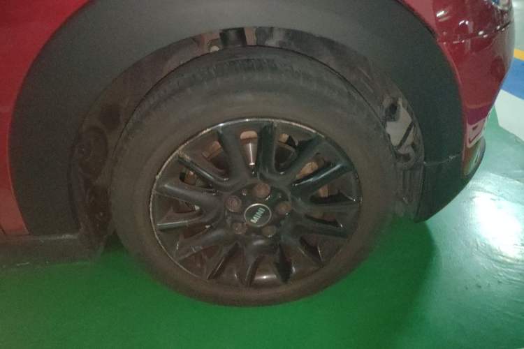 Used MINI 2016 1.2T ONE Pioneer Edition Five-Door Version Right Front Wheel Hub