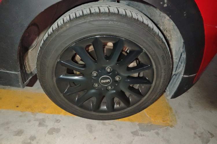 Used MINI 2016 1.2T ONE Pioneer Edition Right Front Wheel Hub