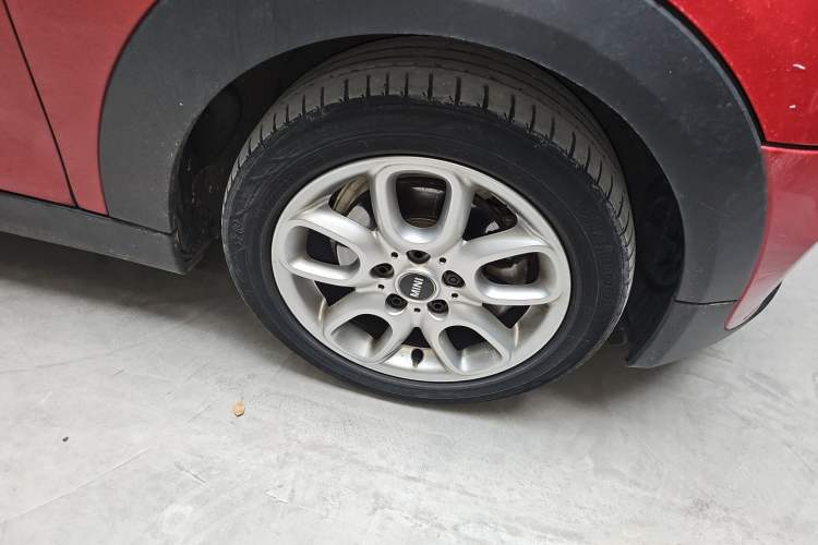 Used MINI 2016 1.5T COOPER Five-Door Edition Right Front Wheel Hub