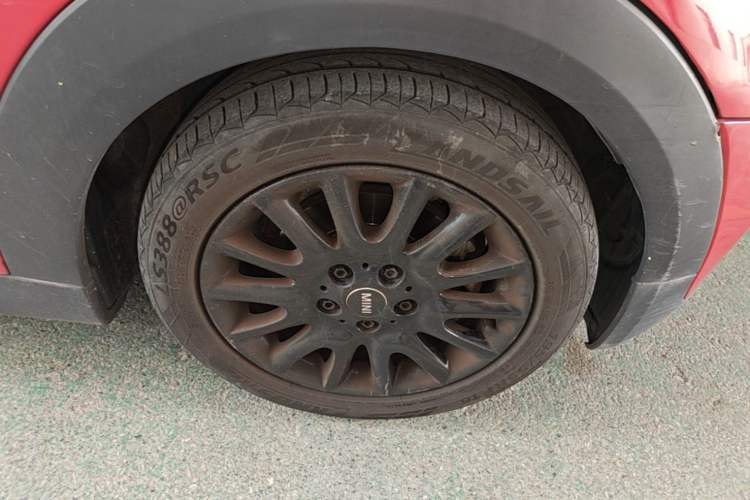 Used MINI 2016 1.2T ONE Pioneer Edition Right Front Wheel Hub