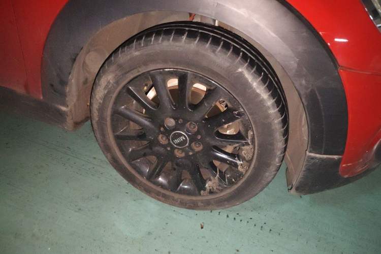 Used MINI 2016 1.5T COOPER Five-Door Edition Right Front Wheel Hub