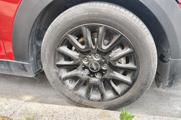 Used MINI 2016 1.5T COOPER Five-Door Edition Right Front Wheel Hub