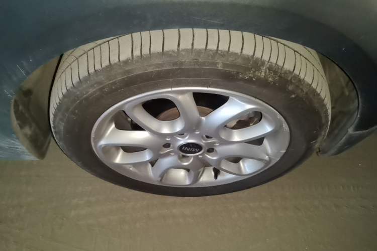 Used MINI 2016 1.2T ONE Pioneer Edition Right Front Wheel Hub