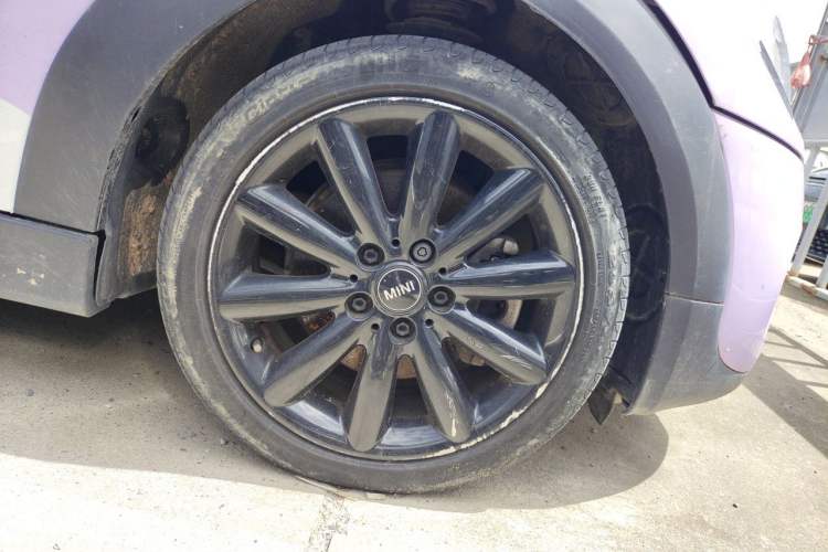 Used MINI 2016 2.0T COOPER S Five-Door Edition Right Front Wheel Hub