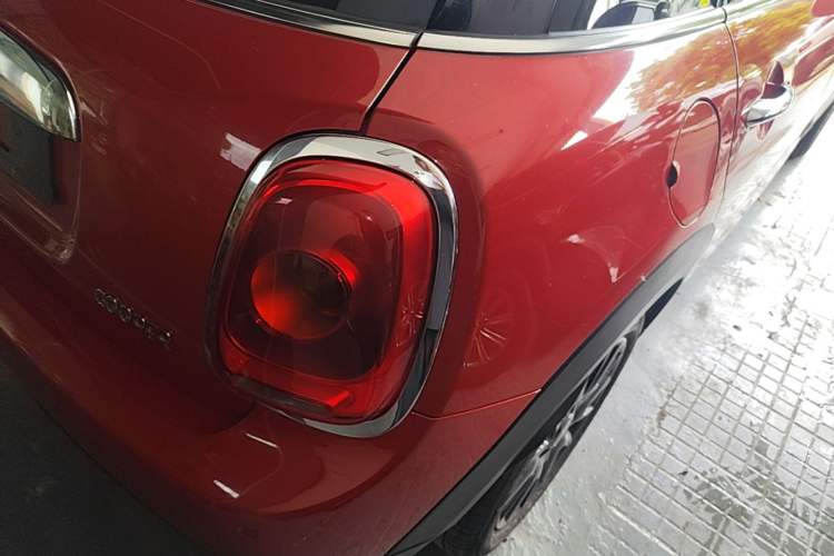 Used MINI 2016 1.5T COOPER Five-Door Edition Right Rear Taillight