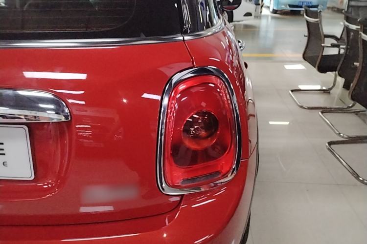 Used MINI 2016 1.5T COOPER Five-Door Edition Right Rear Taillight