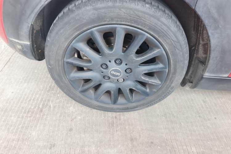 Used MINI 2016 1.5T COOPER Five-Door Edition Right Rear Wheel Hub