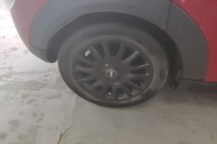 Used MINI 2016 1.5T COOPER Five-Door Edition Right Rear Wheel Hub
