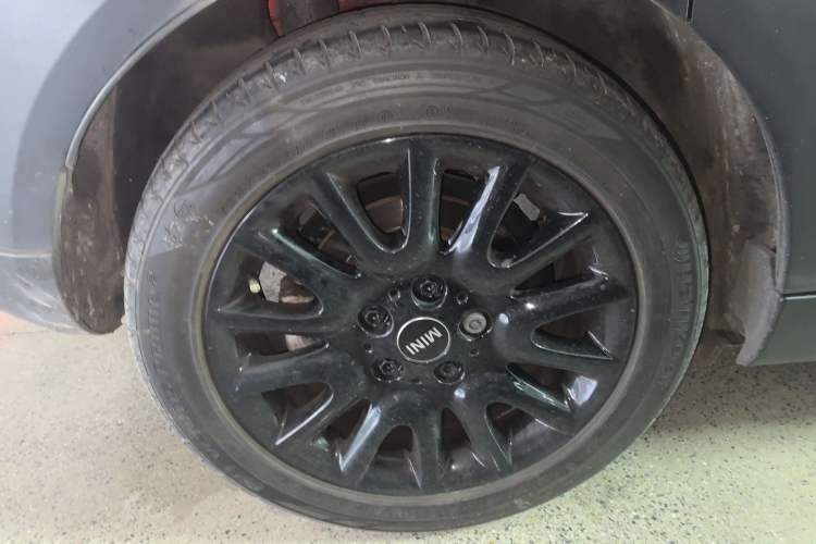 Used MINI 2016 1.5T COOPER Five-Door Edition Right Rear Wheel Hub