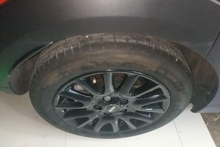 Used MINI 2016 1.5T COOPER Five-Door Edition Right Rear Wheel Hub