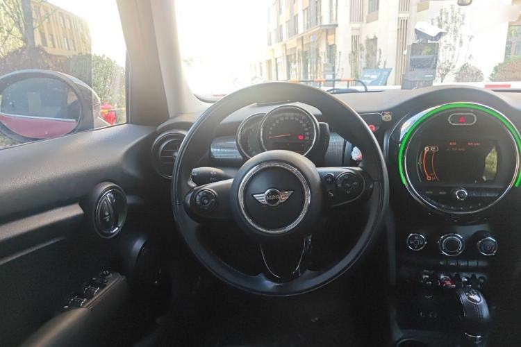 Used MINI 2016 1.5T COOPER Five-Door Edition Steering Wheel