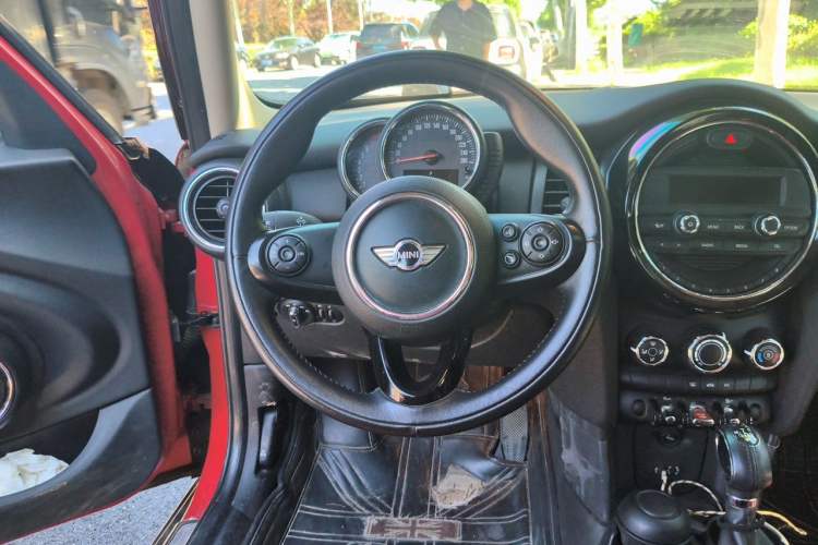 Used MINI 2016 1.2T ONE Pioneer Edition Five-Door Version Steering Wheel