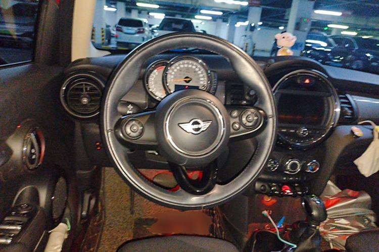 Used MINI 2016 1.5T COOPER Five-Door Edition Steering Wheel