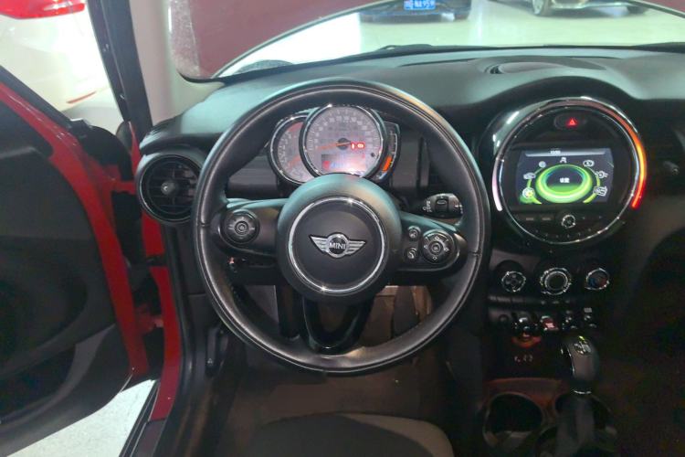 Used MINI 2016 1.5T COOPER Five-Door Edition Steering Wheel