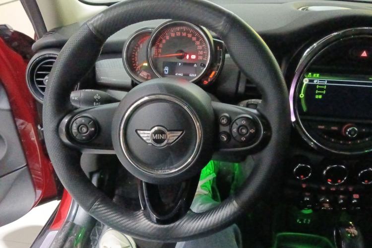 Used MINI 2016 1.5T COOPER Pioneer Edition Five-Door Model Steering Wheel
