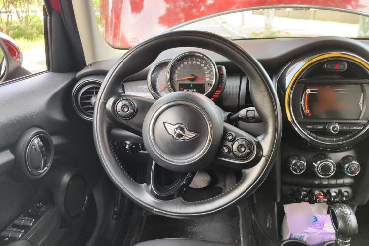 Used MINI 2016 1.5T COOPER Five-Door Edition Steering Wheel