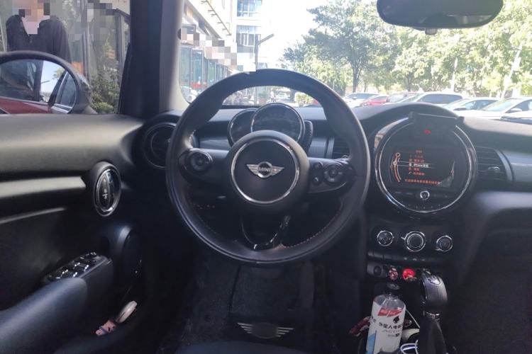 Used MINI 2016 1.5T COOPER Five-Door Edition Steering Wheel