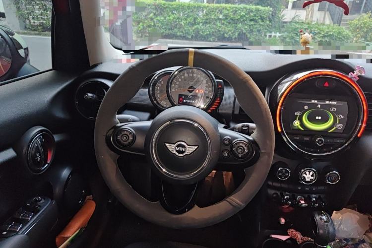 Used MINI 2016 1.5T COOPER Five-Door Edition Steering Wheel